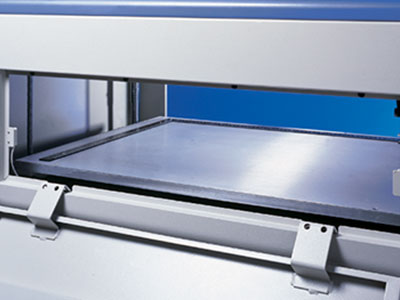 Pass-through Front to Rear Doors (Optional) PassThrough03